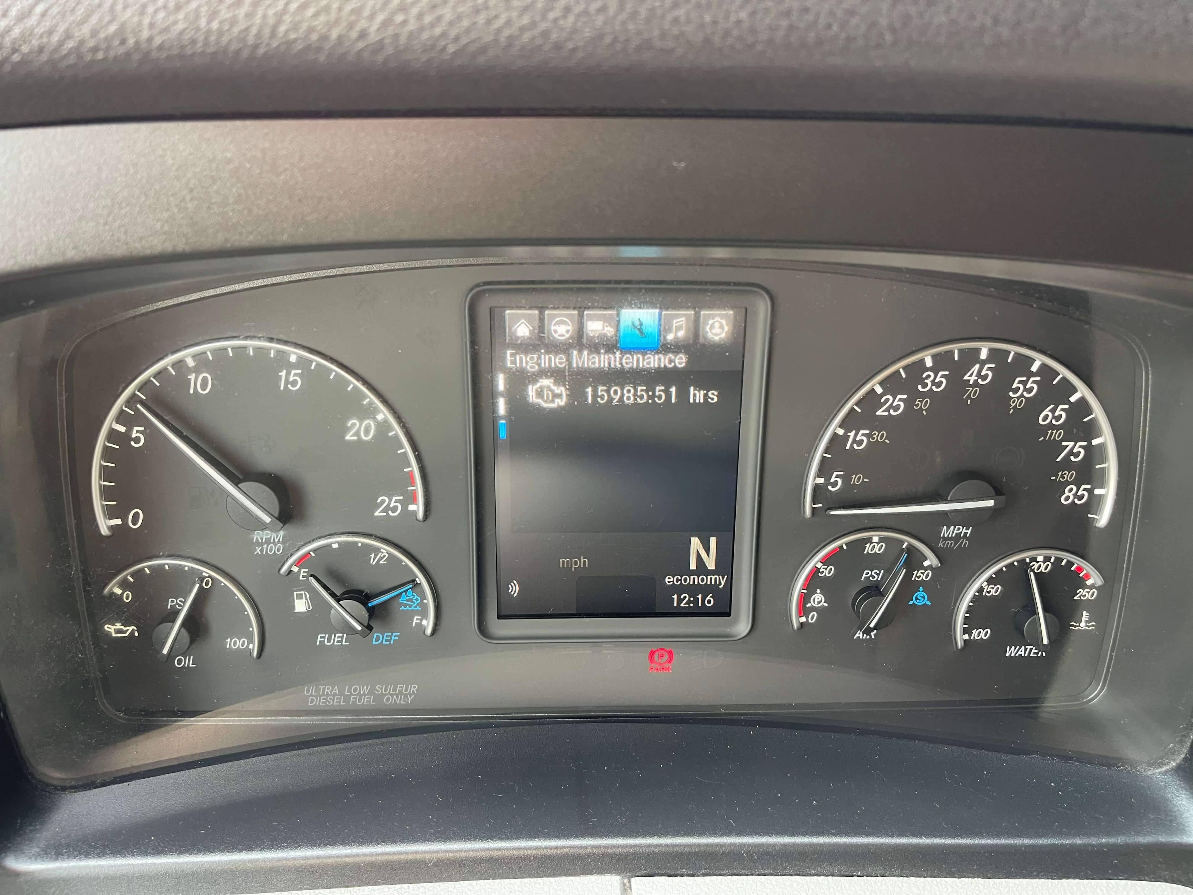 2022 Freightliner Cascadia 126 image 7