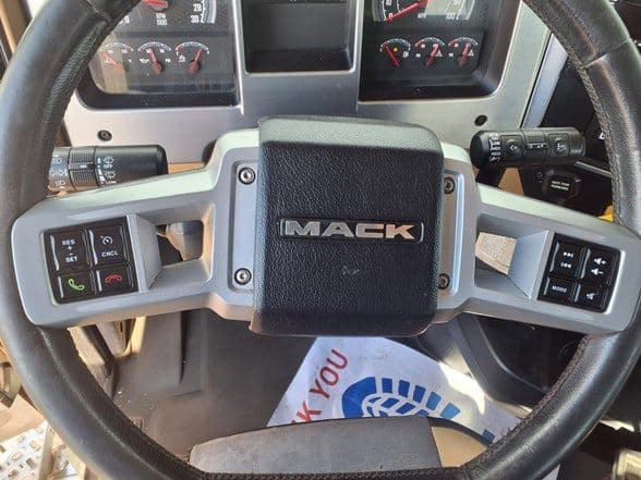 2020 Mack GRANITE 64FT image 19