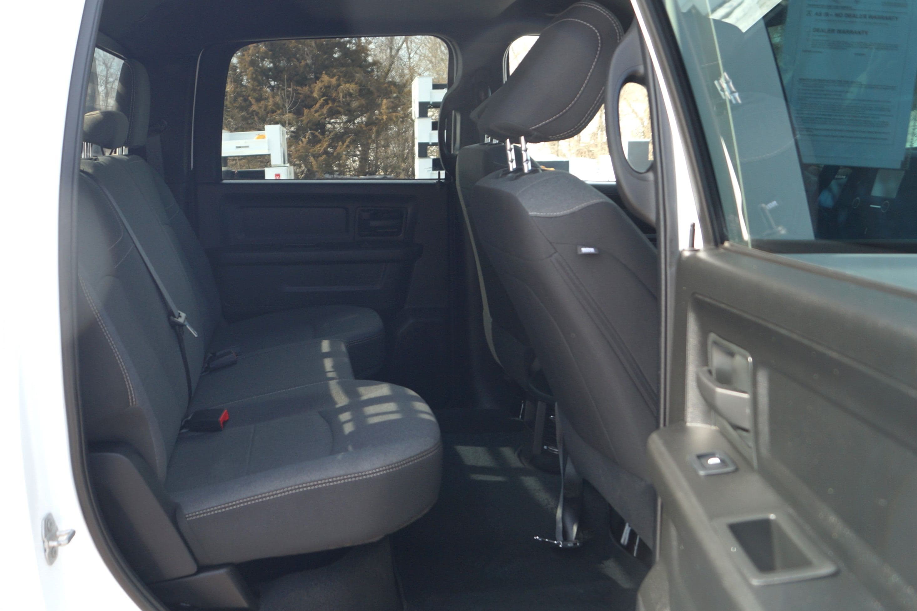 2023 RAM 2500 Tradesman - 8ft Flatbed - 4WD 6.7L I6 Cummins image 15