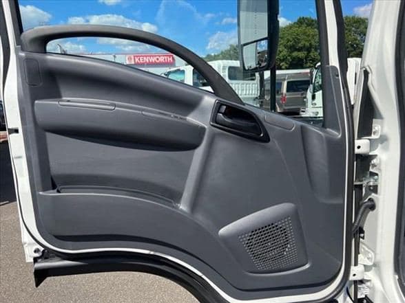 2024 Isuzu 3500 image 9