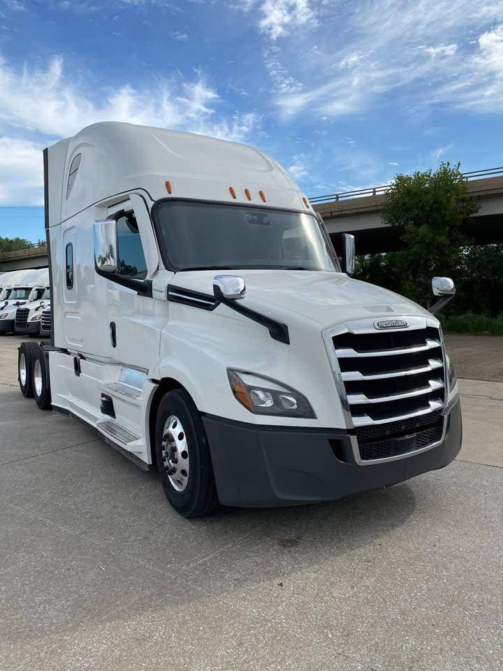 2024 Freightliner Cascadia image 2
