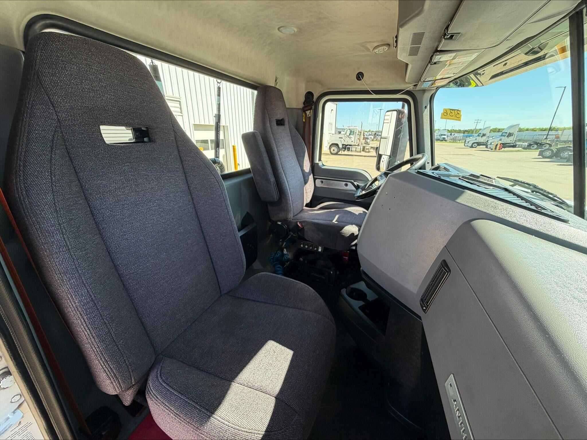 Used 2021 MACK ANTHEM Conventional - Day Cab in Oklahoma City, OK image 17