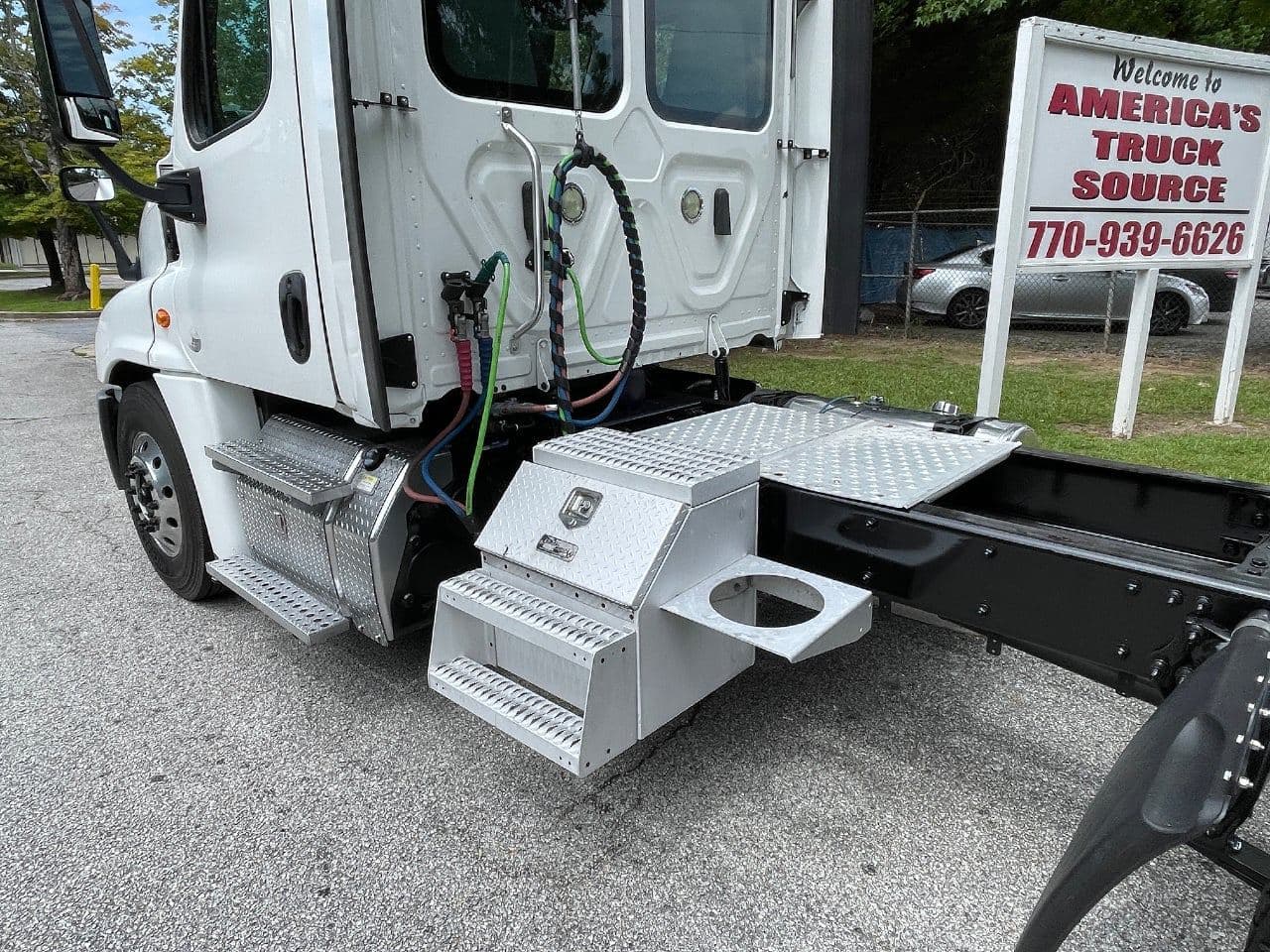 2018 Freightliner Cascadia 125 image 10