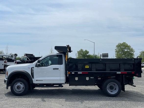 2024 Ford F550 image 8