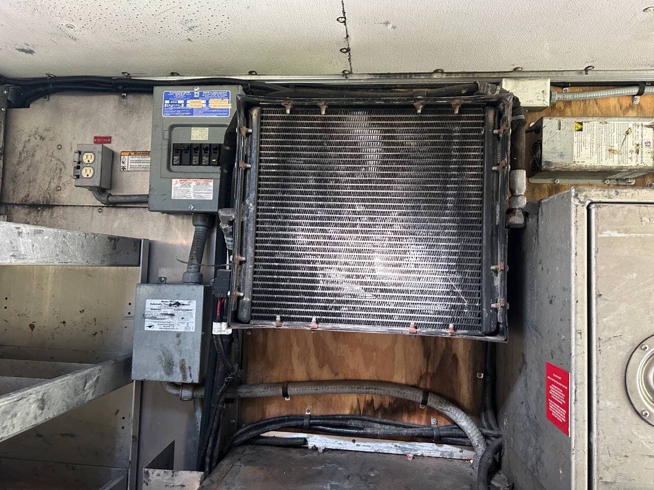 2014 Freightliner MT45 image 25