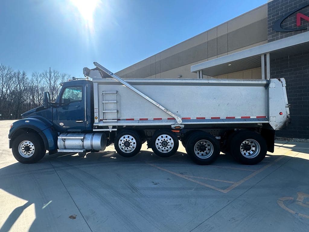 Used 2022 KENWORTH T880S image 7