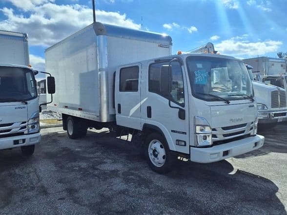 2024 Isuzu NPR HD image 8