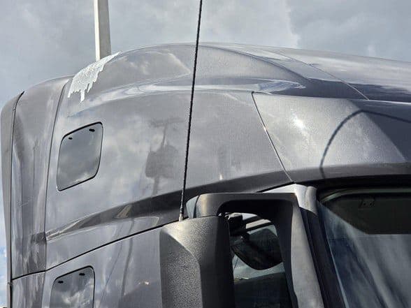 2020 Volvo VNL64T760 image 10