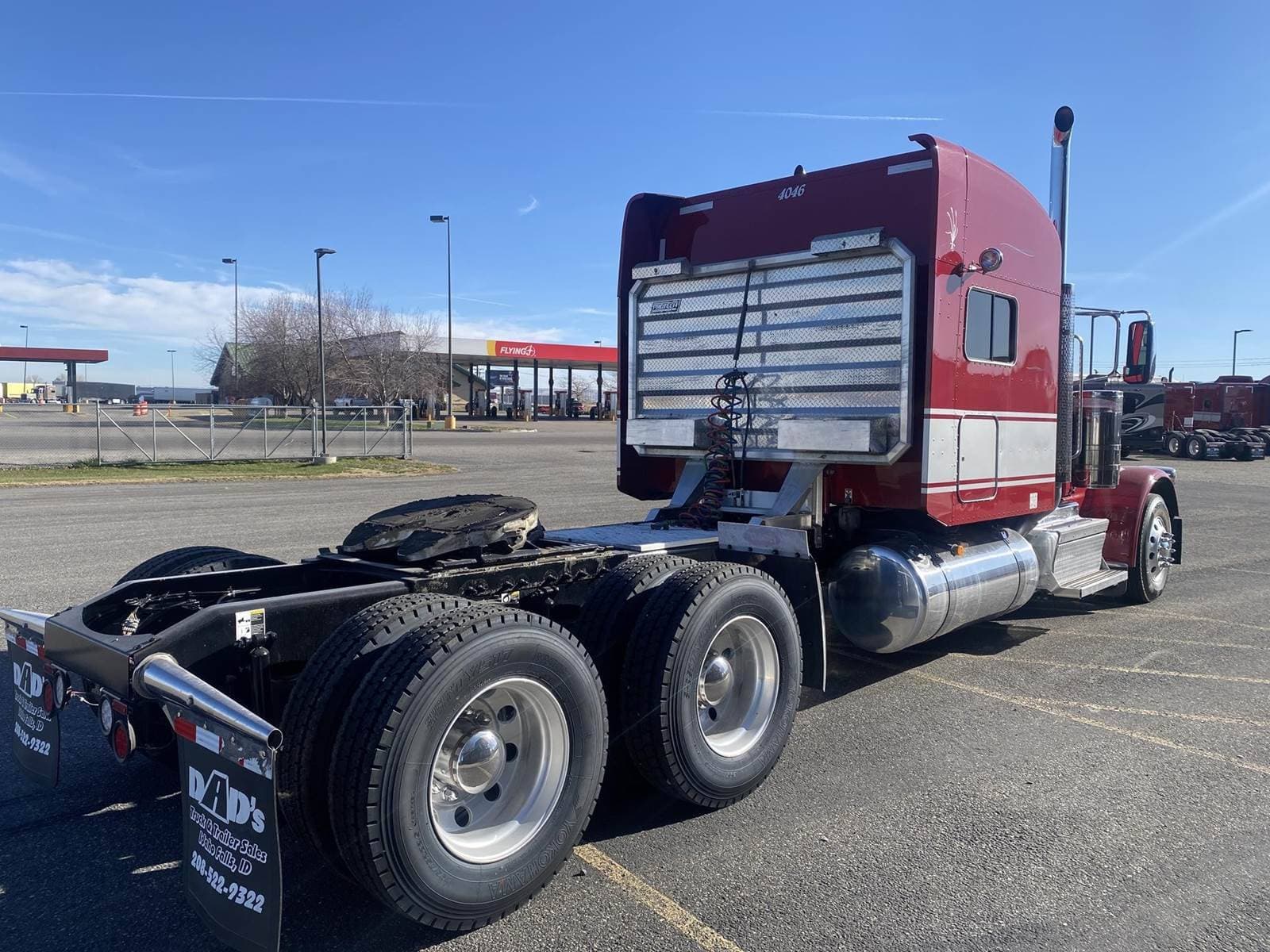2023 Peterbilt 389 image 5