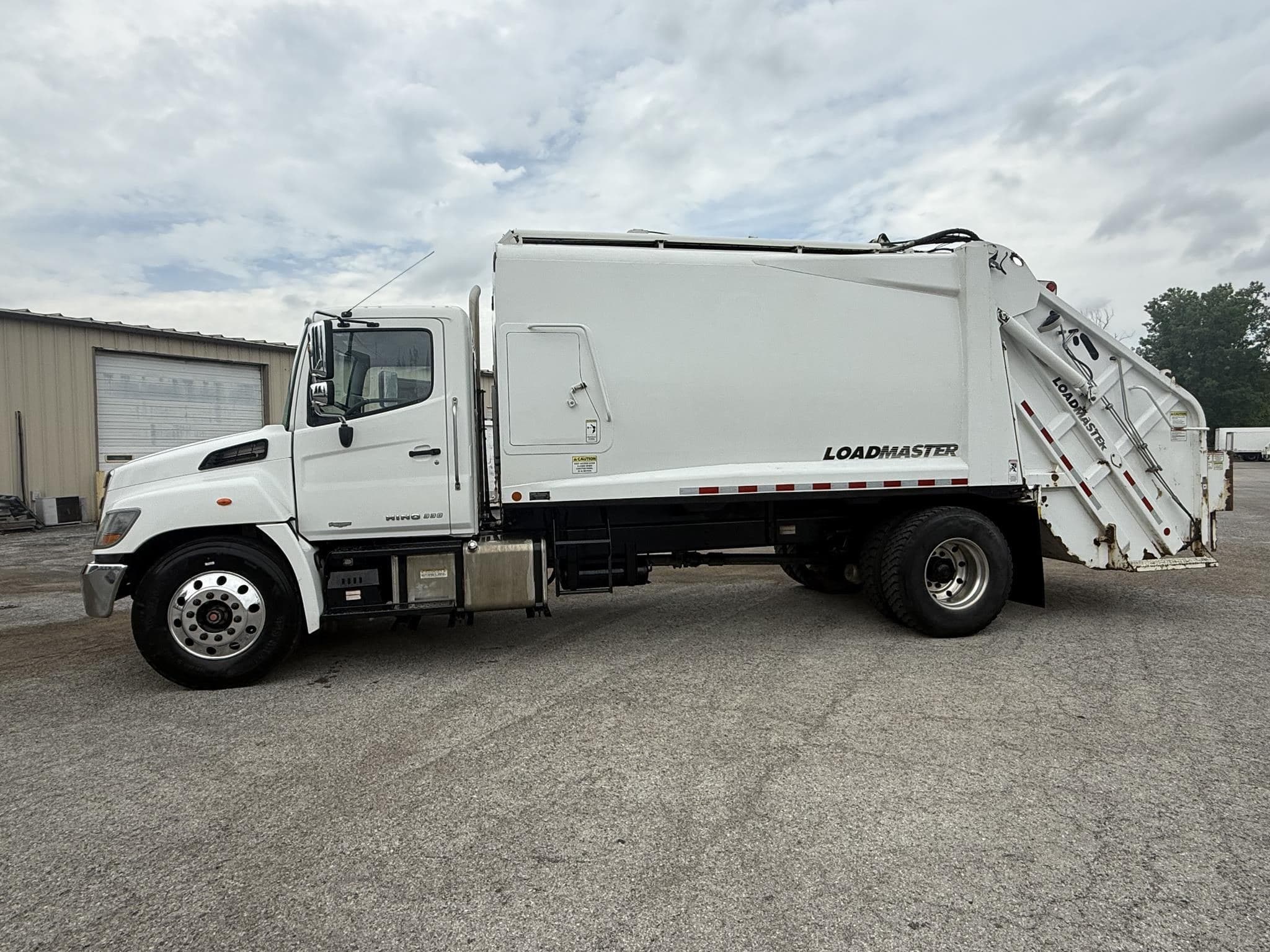 2020 HINO 338 114831 image 2