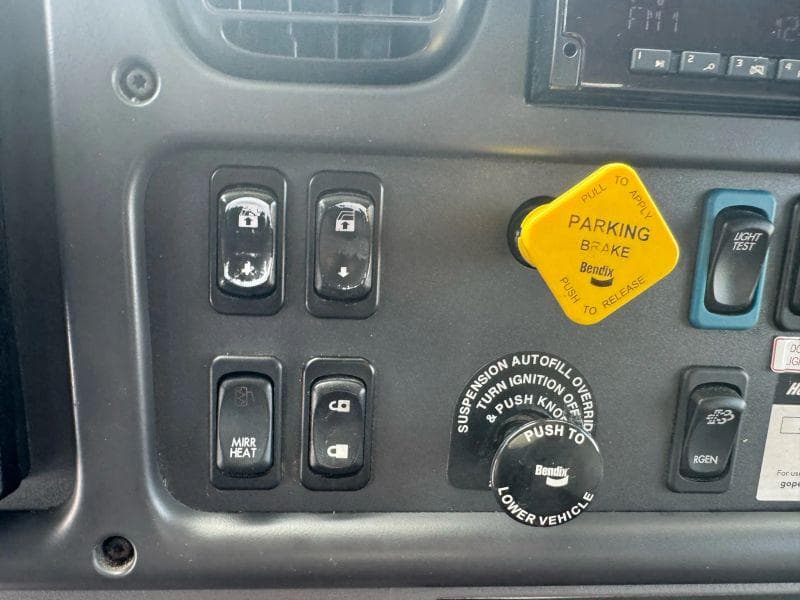 2018 Freightliner Cascadia 125 image 38