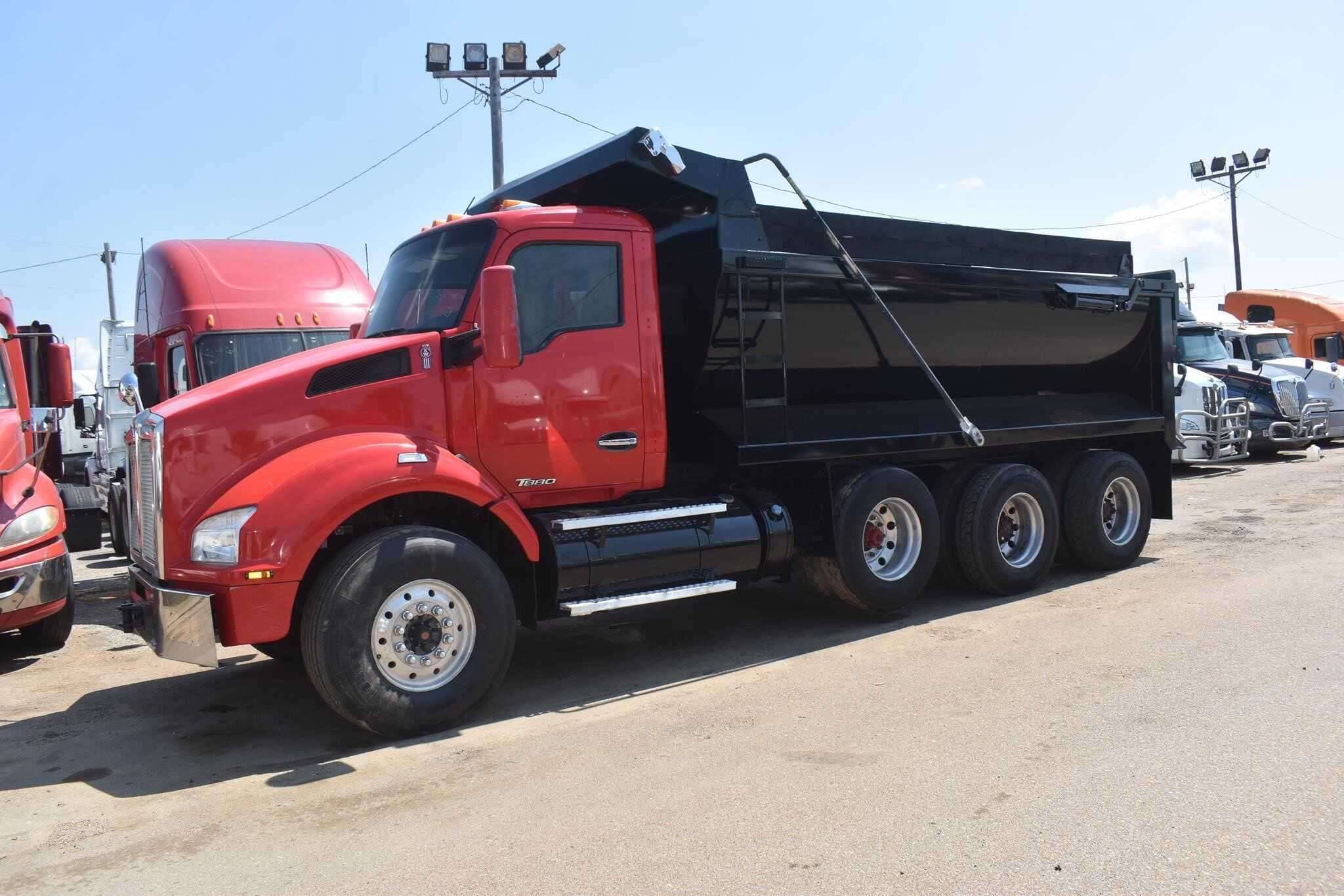 2017 Kenworth T880 image 2