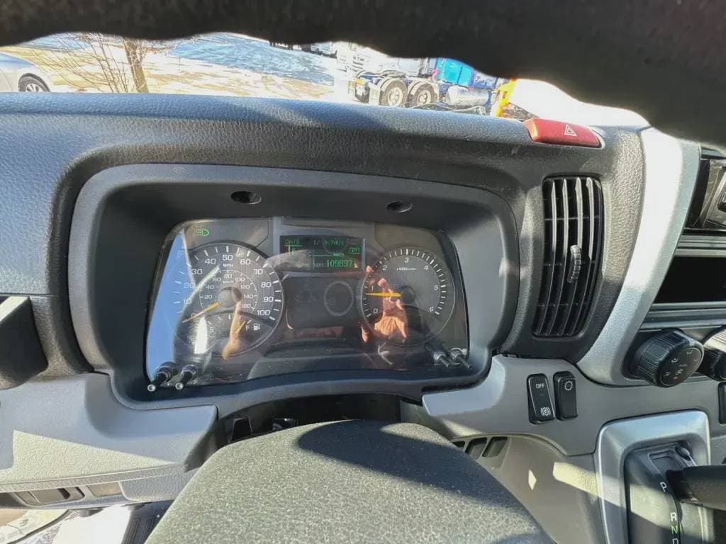 Used 2021 MITSUBISHI FUSO Box Truck - Straight Truck, Moving Van, Cabover Truck - COE - FE180G For Sale image 9