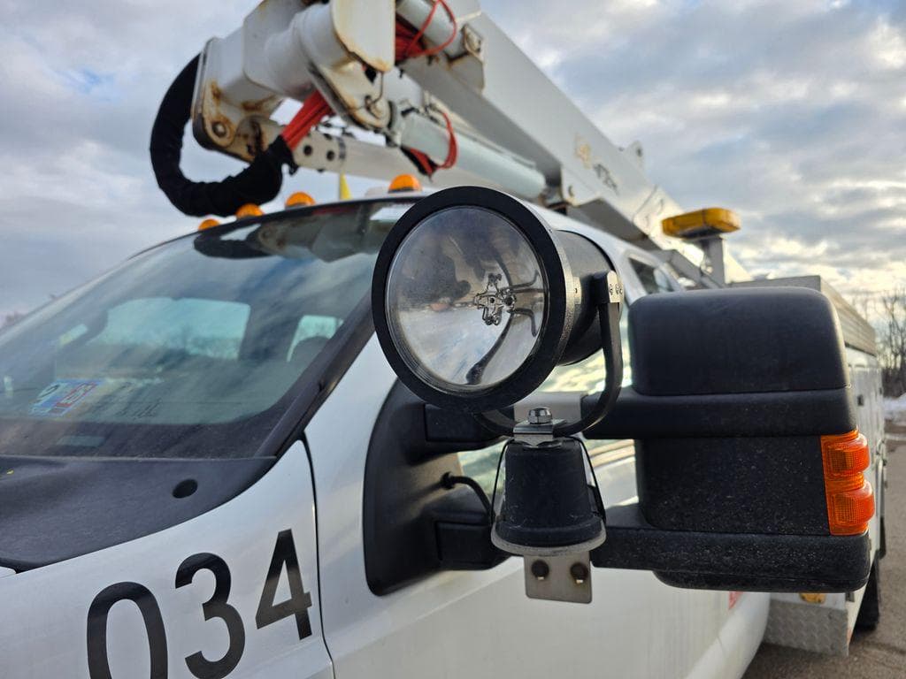 2009 Ford F-550SD XL DRW Bucket Crane image 15