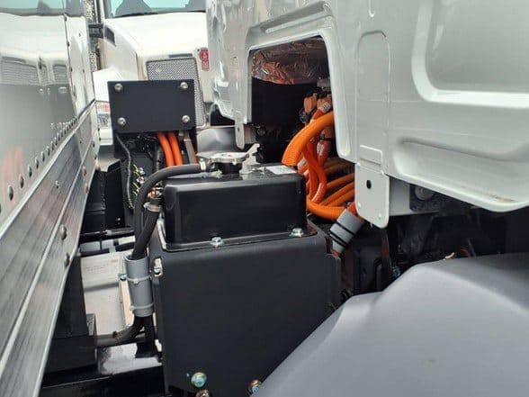 2026 Kenworth K270E image 4