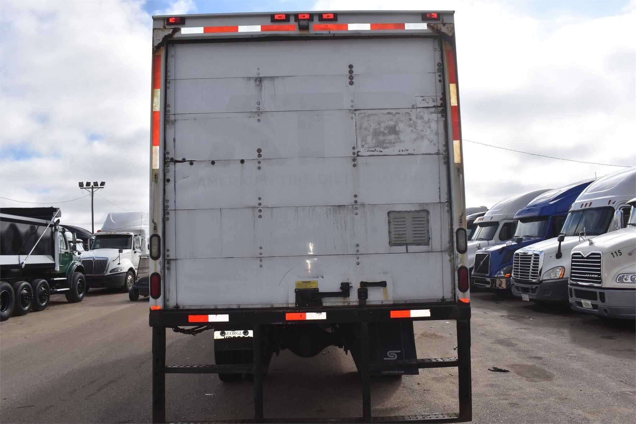 2017 Freightliner M2 image 4