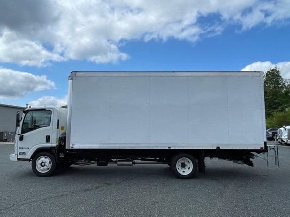 2025 Isuzu NRR image 4