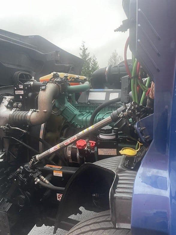 2021 Volvo VNR64T660 image 9