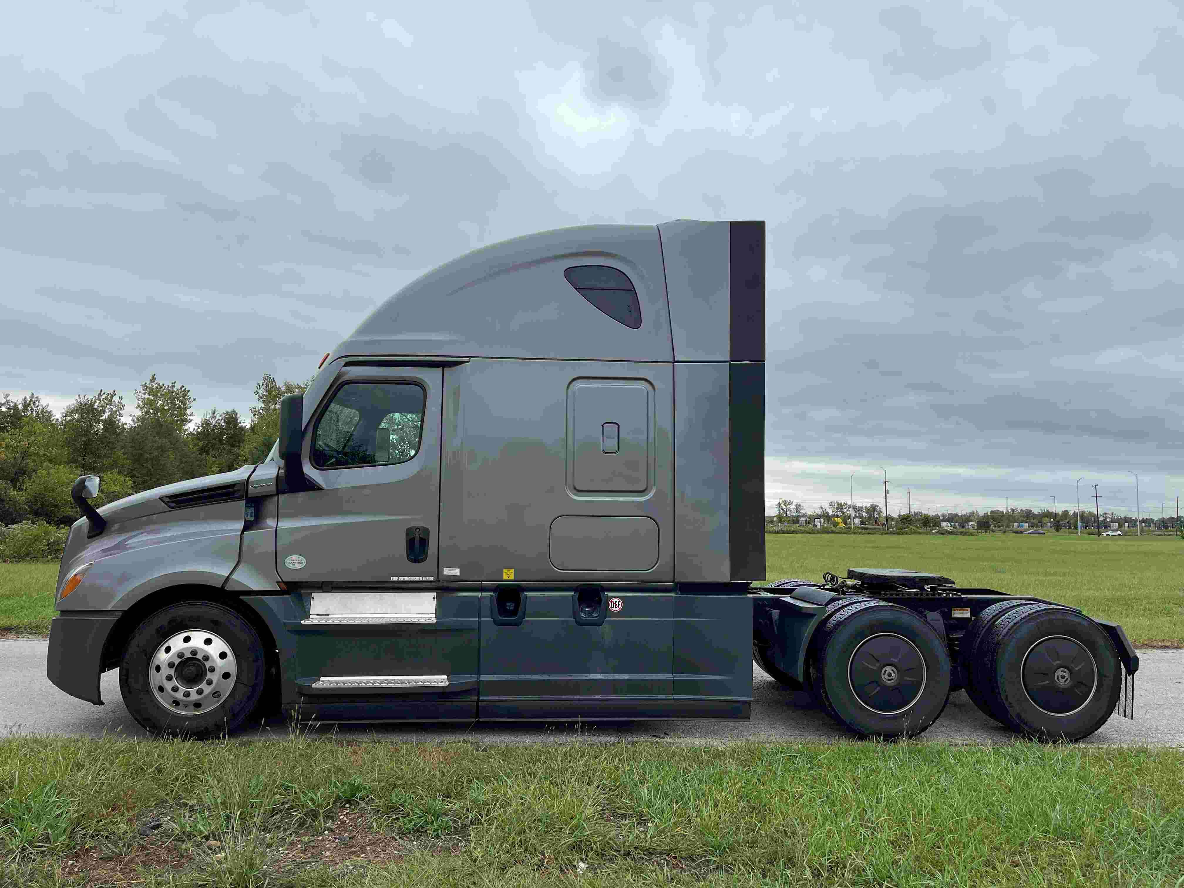 2021 Freightliner Cascadia 126 image 5