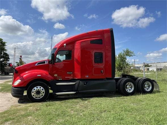 2018 Kenworth T680 image 2