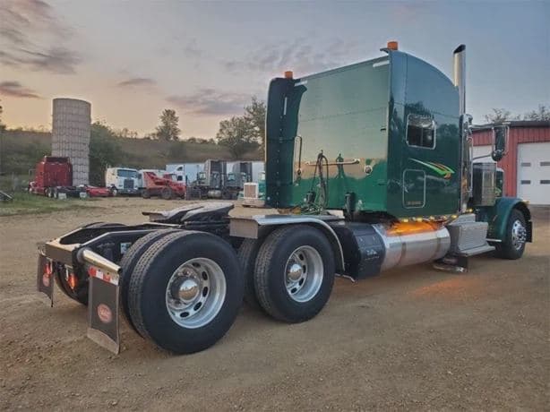 2016 PETERBILT 389 image 5