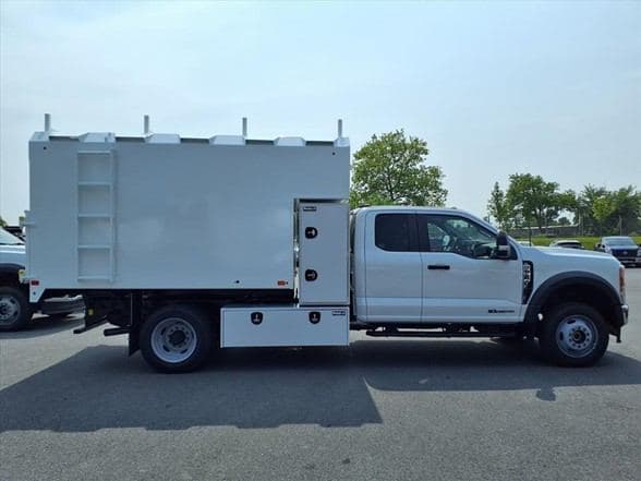 2026 Ford F550 image 3