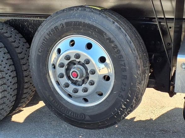 2025 Kenworth T880 image 10