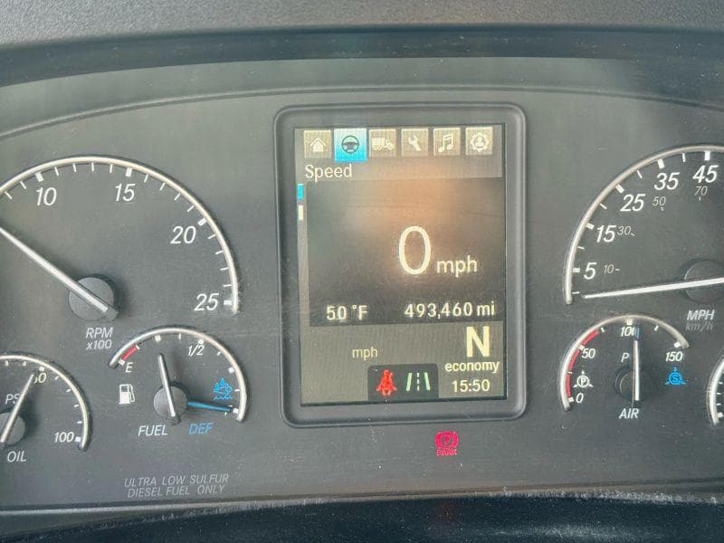 2019 Freightliner Cascadia image 18