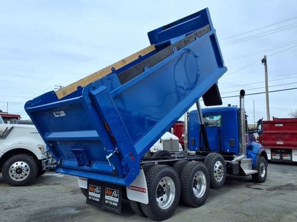 2025 Kenworth T880 image 20