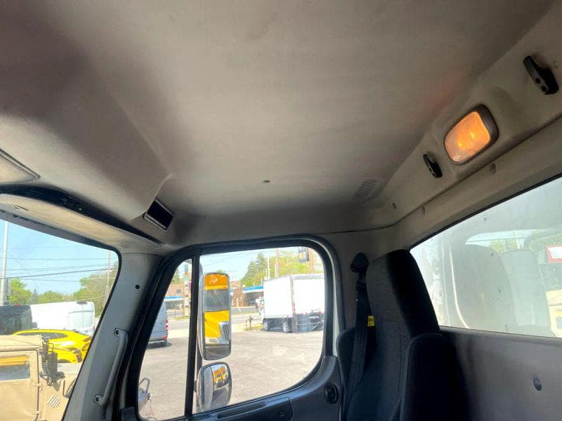 2018 Freightliner Cascadia 125 image 15