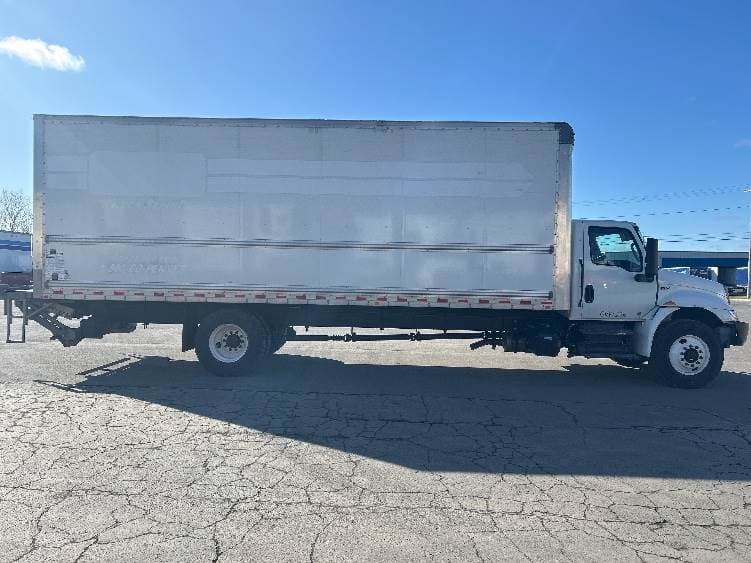 2022 International MV607 Box Truck - 220HP, 6 Speed Automatic, Roll up Door image 15