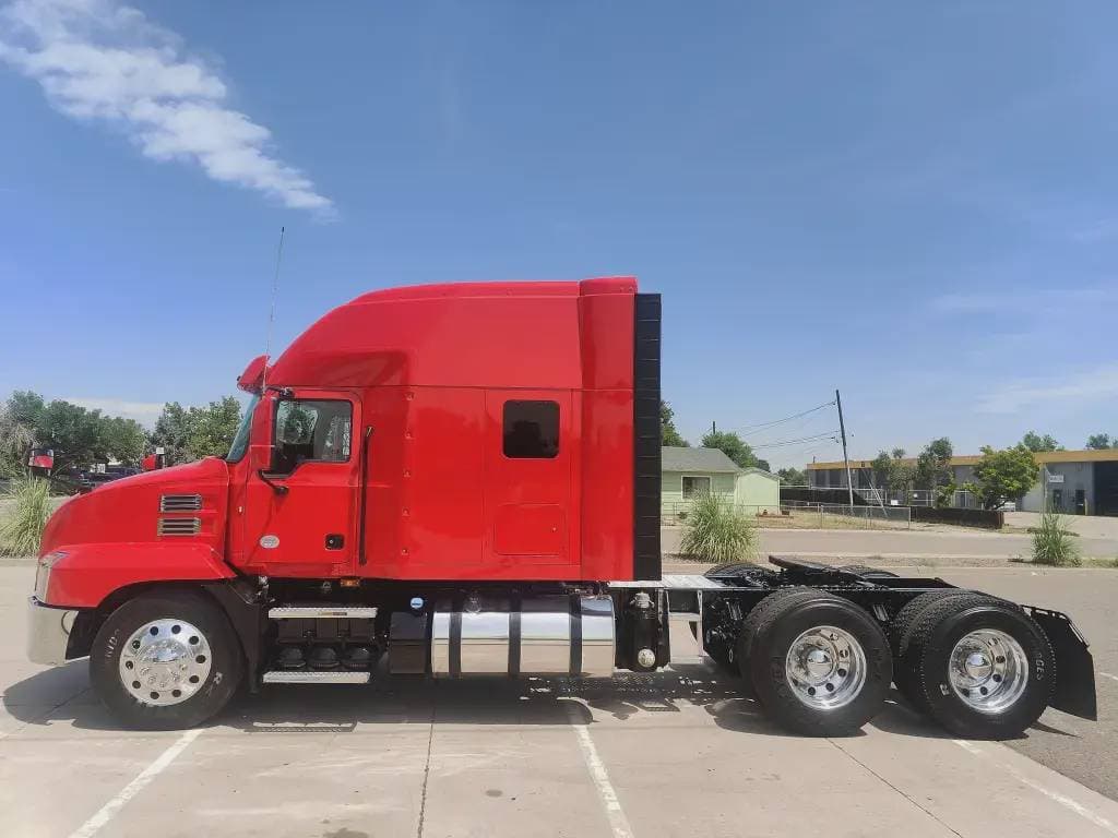 Used 2022 MACK Conventional - Sleeper Truck image 6