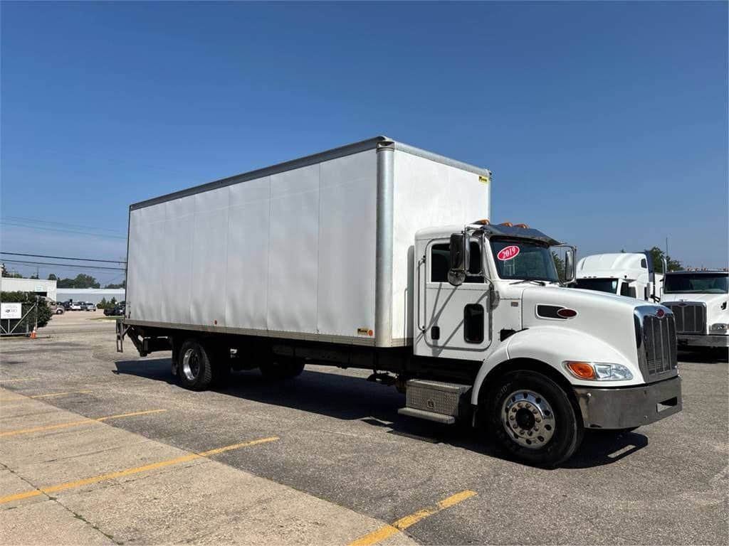 2019 Peterbilt 337 image 6
