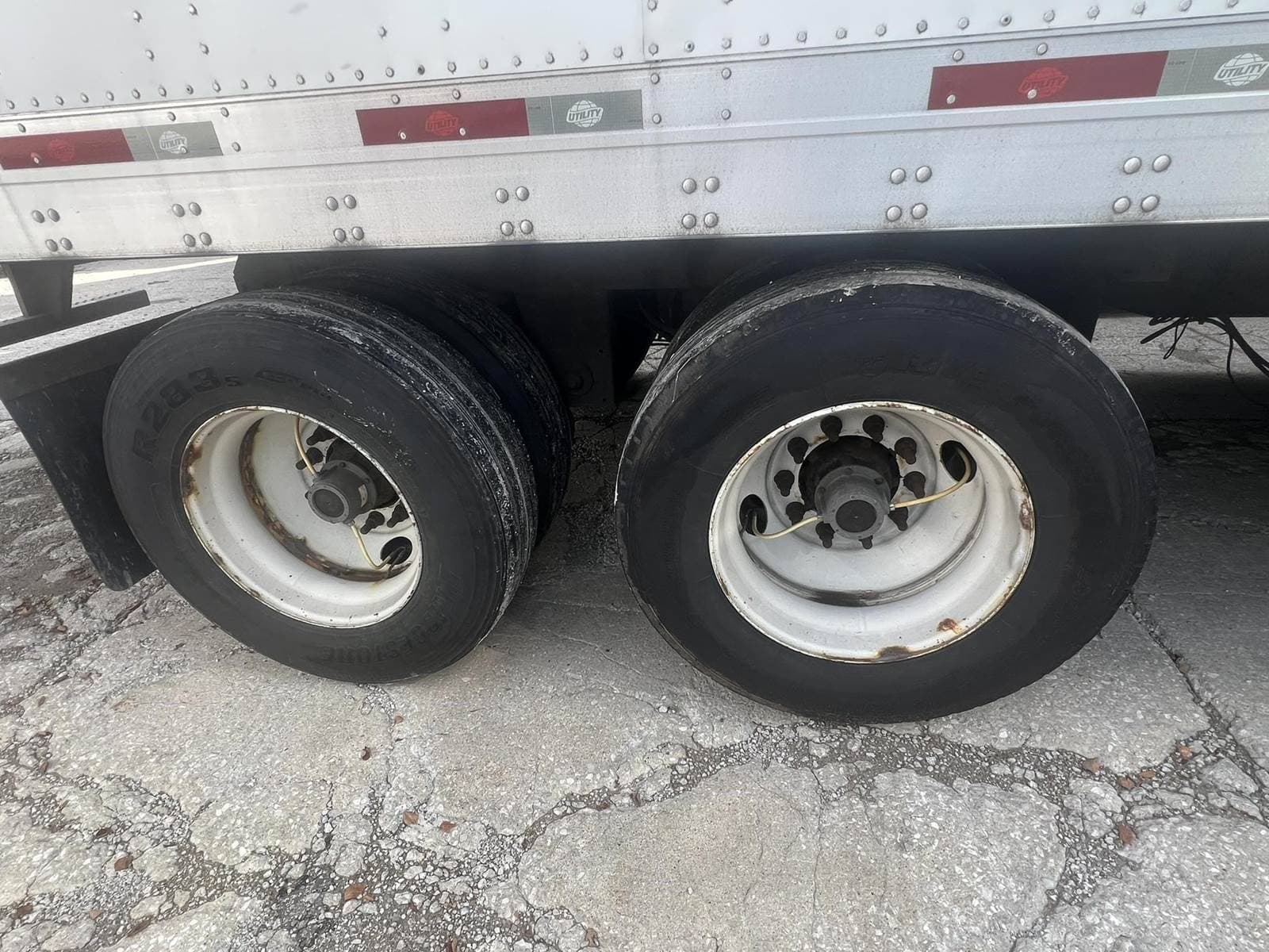 2019 Utility 4000D-X image 10