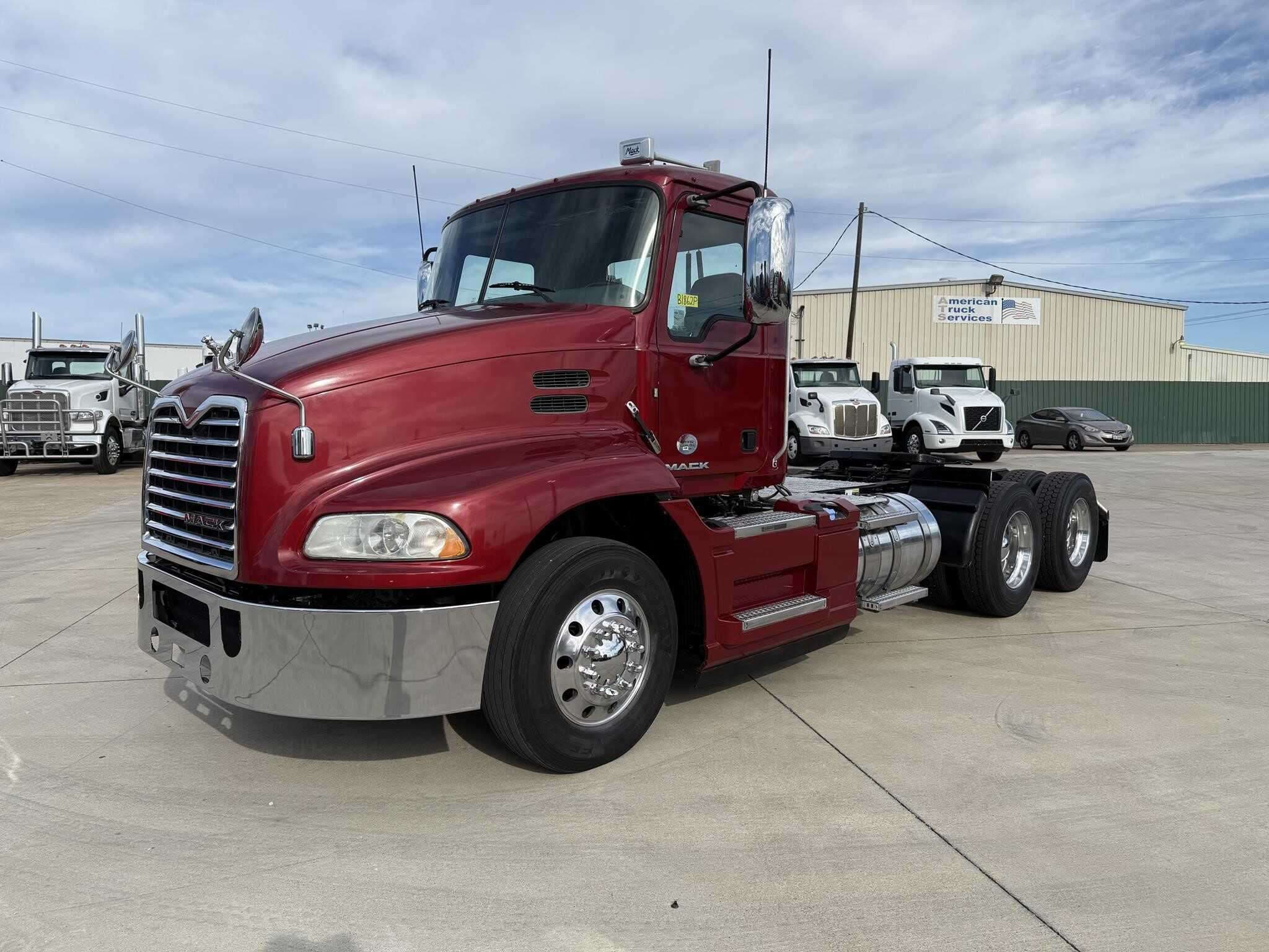 Used 2017 MACK 600 Conventional - Day Cab in Amarillo, TX image 1