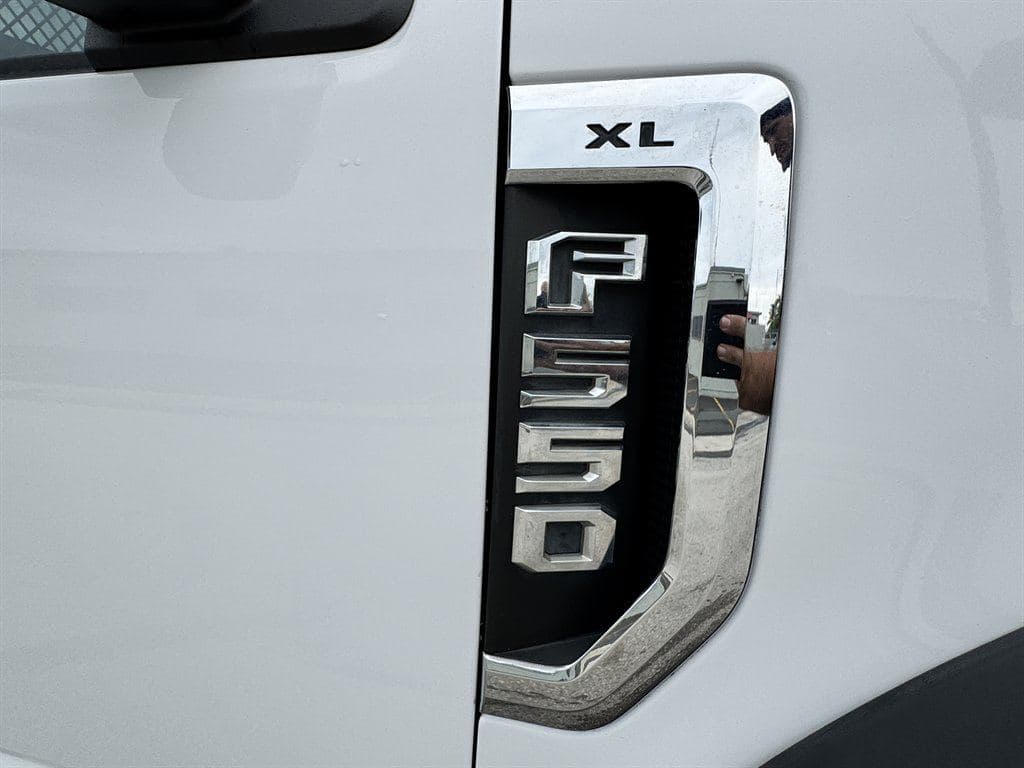 2017 Ford F550 image 41