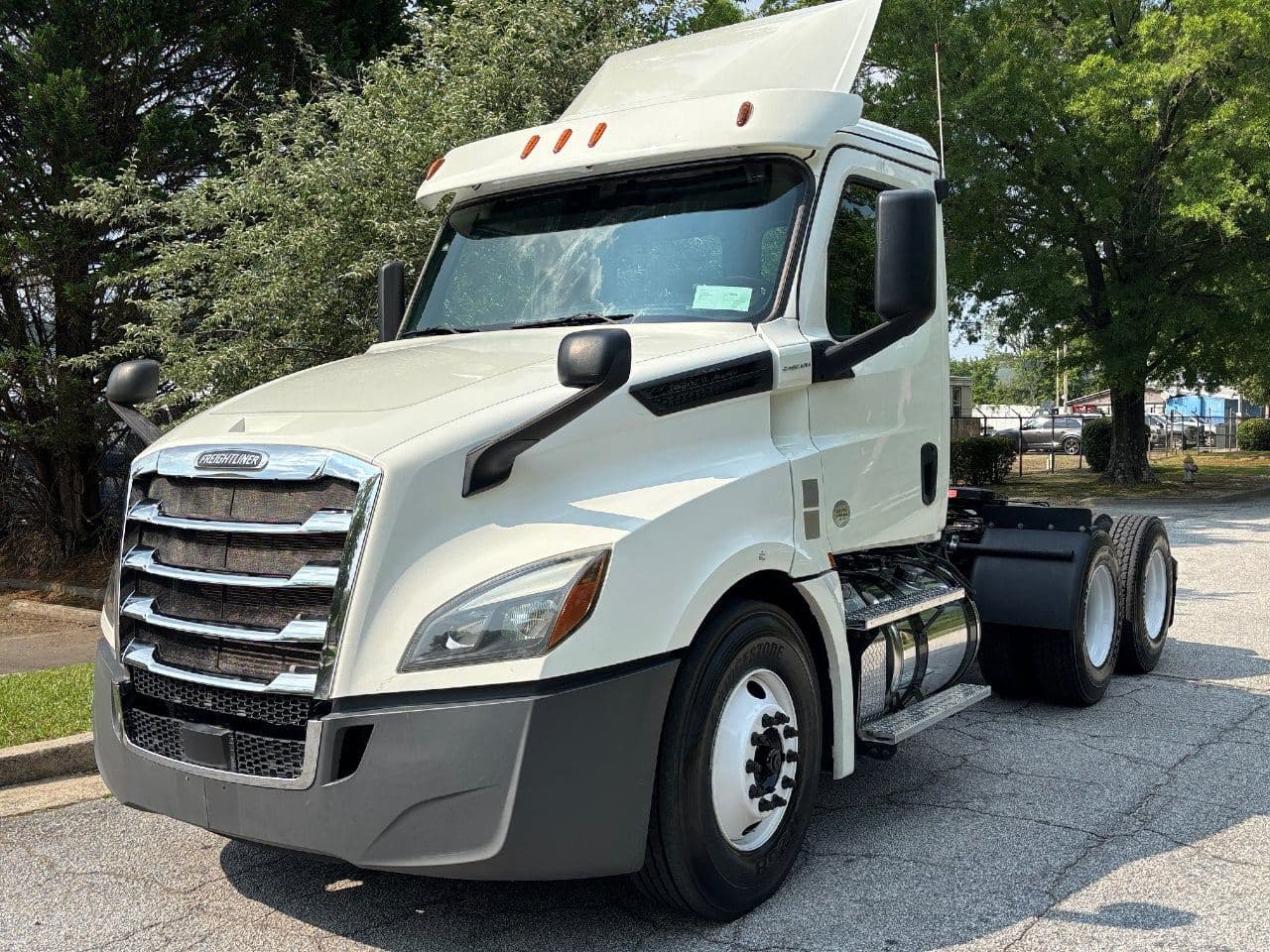 2018 Freightliner Cascadia 126 image 4