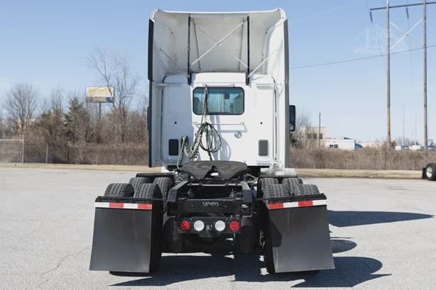 2021 Kenworth T680 image 10