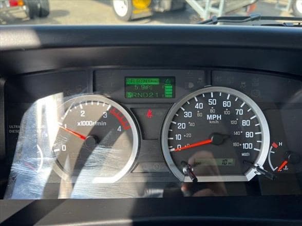 2024 Isuzu NRR image 12