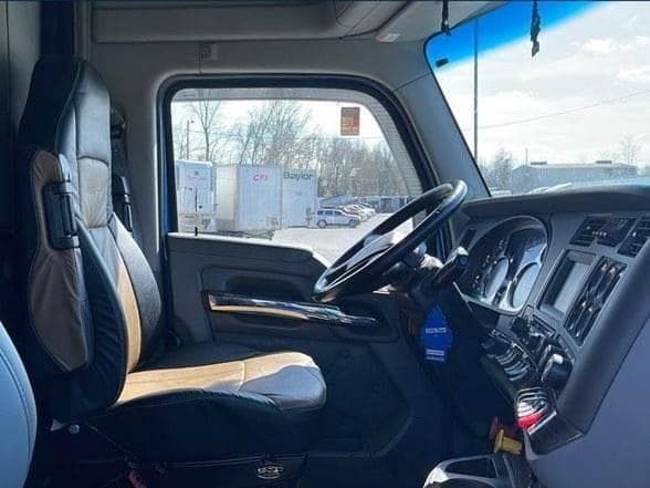 2020 Kenworth T680 image 4