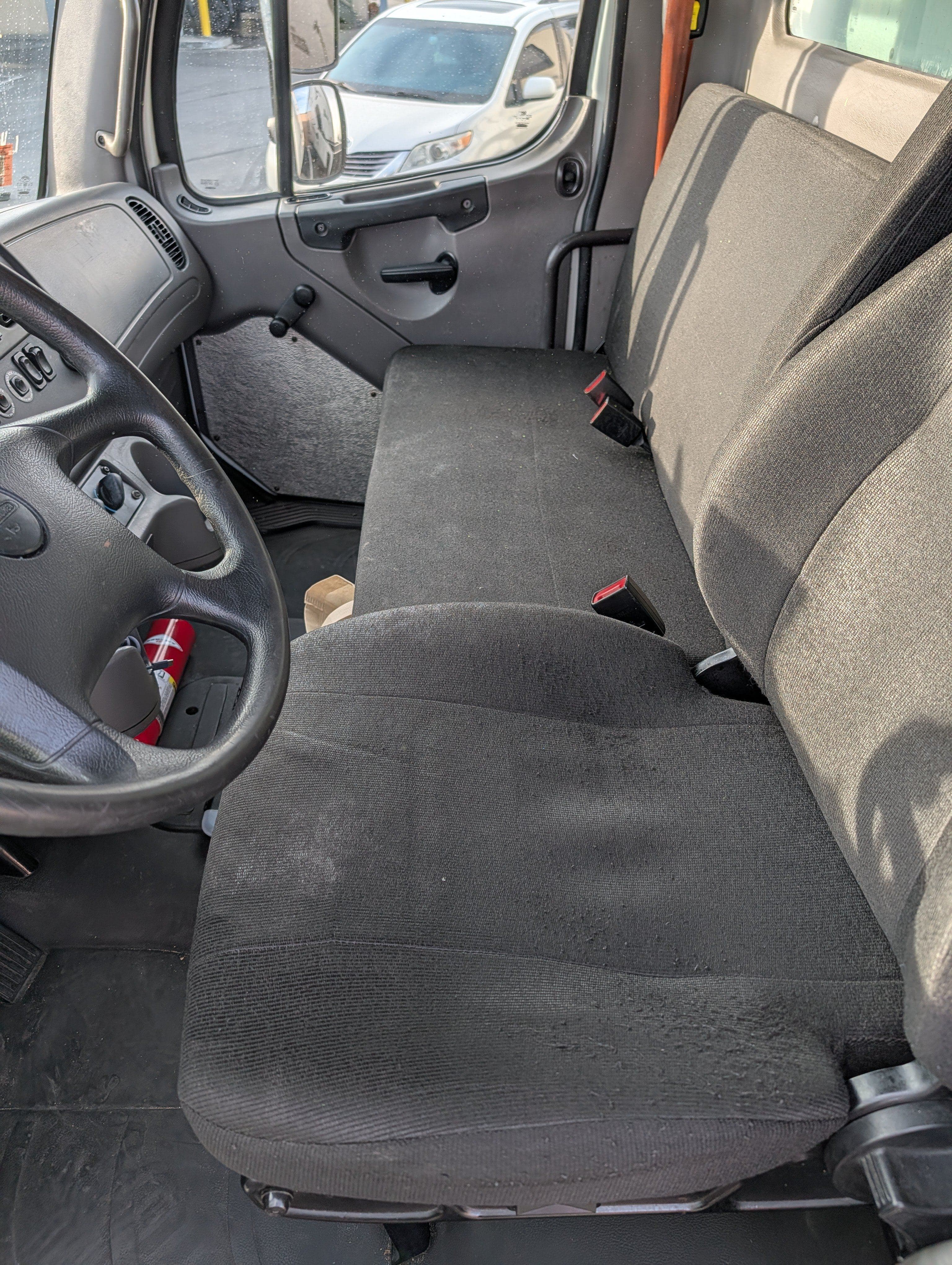2016 Freightliner M2 image 14