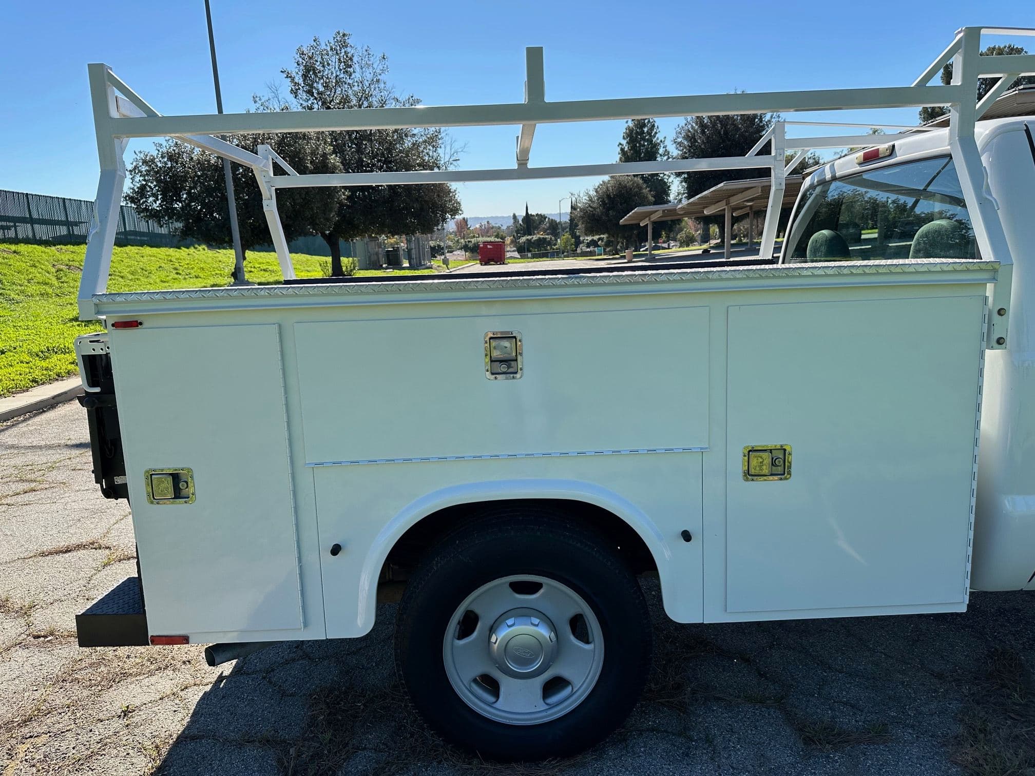 2005 FORD F350 Service Truck with Liftgate 13495 image 16