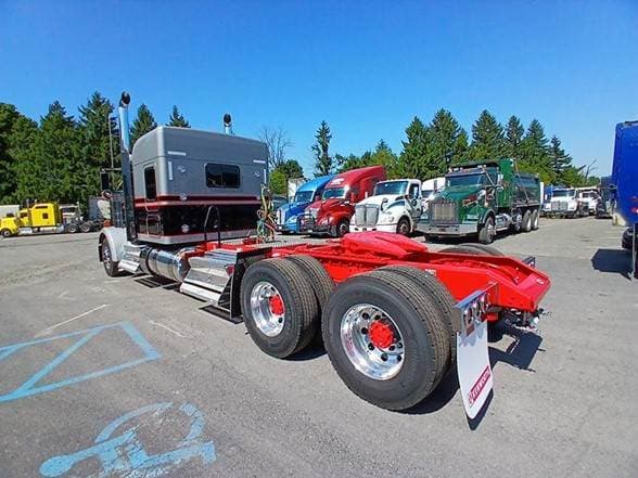 2025 Kenworth W9 Series image 3