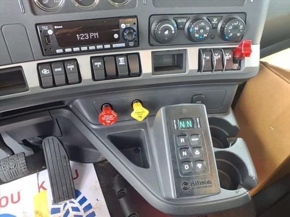 2026 Kenworth T880 image 19