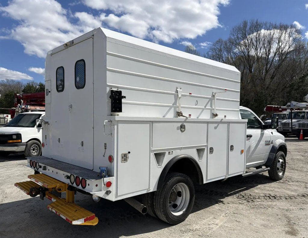 2017 RAM 5500 image 4