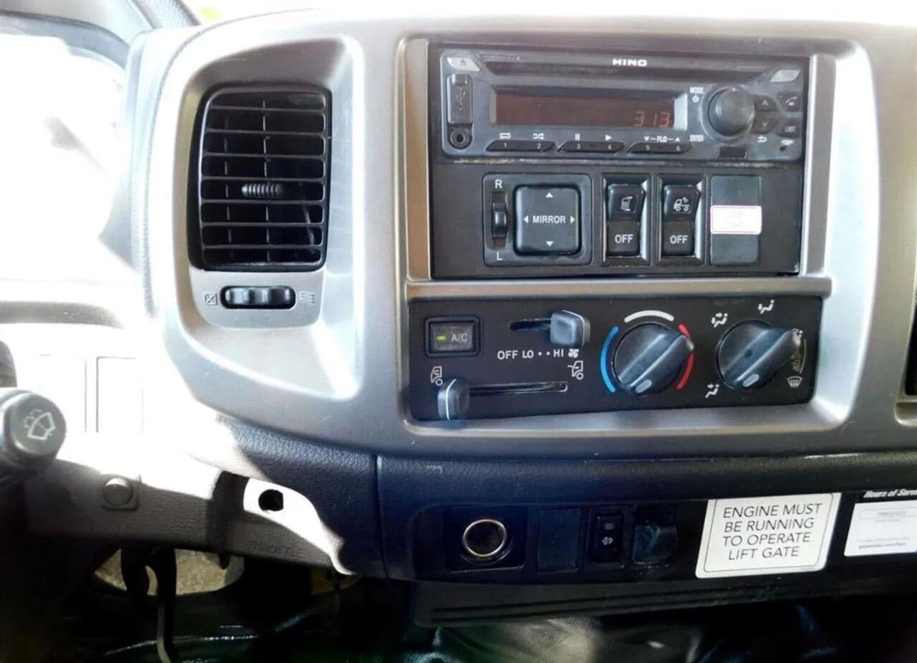 2018 Hino Conventional Type Truck image 11