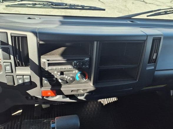 2024 Isuzu NPR HD image 19