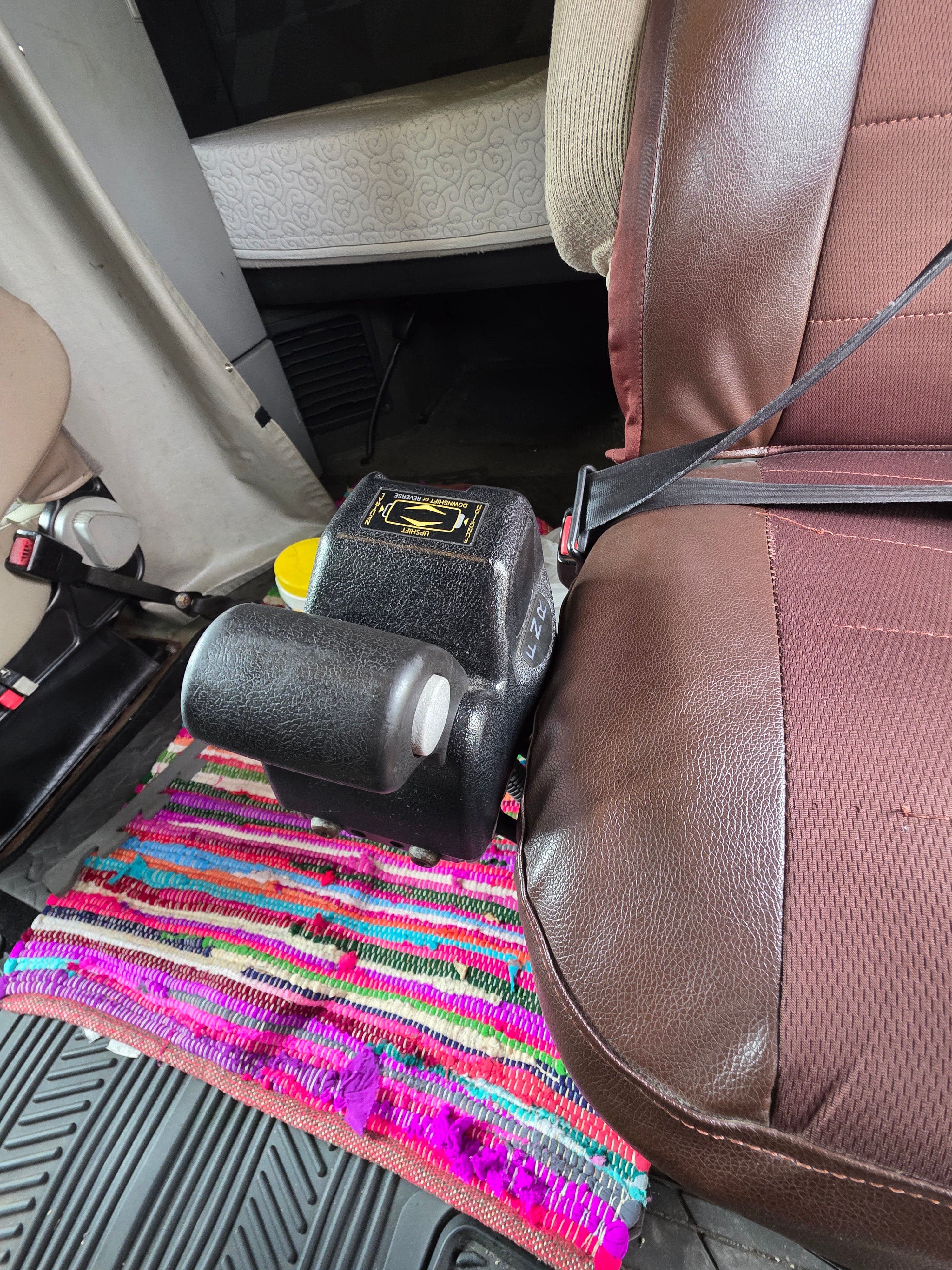 2005 Volvo VNL image 26