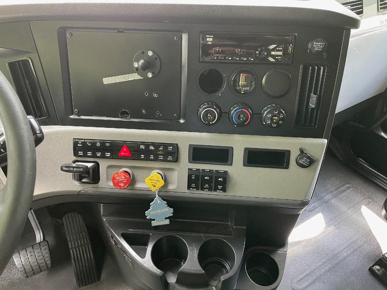 2019 Freightliner Cascadia 126 image 24