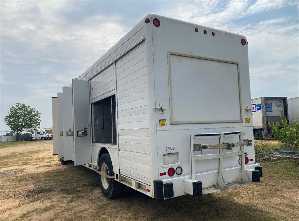 2019 Freightliner M2-106 image 10